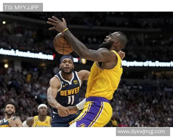 不假摔的足球明星展现真实竞技精神与体育道德的完美结合