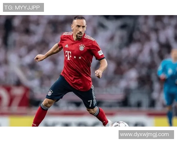 全球足球巨星榜单揭晓前五名明星球员的辉煌成就与影响力分析