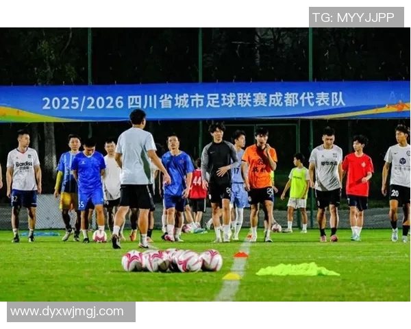 成都足球队的默契配合揭秘:如何在赛场上实现完美协作 成都足球队的默契配合揭秘:如何在赛场上实现完美协作